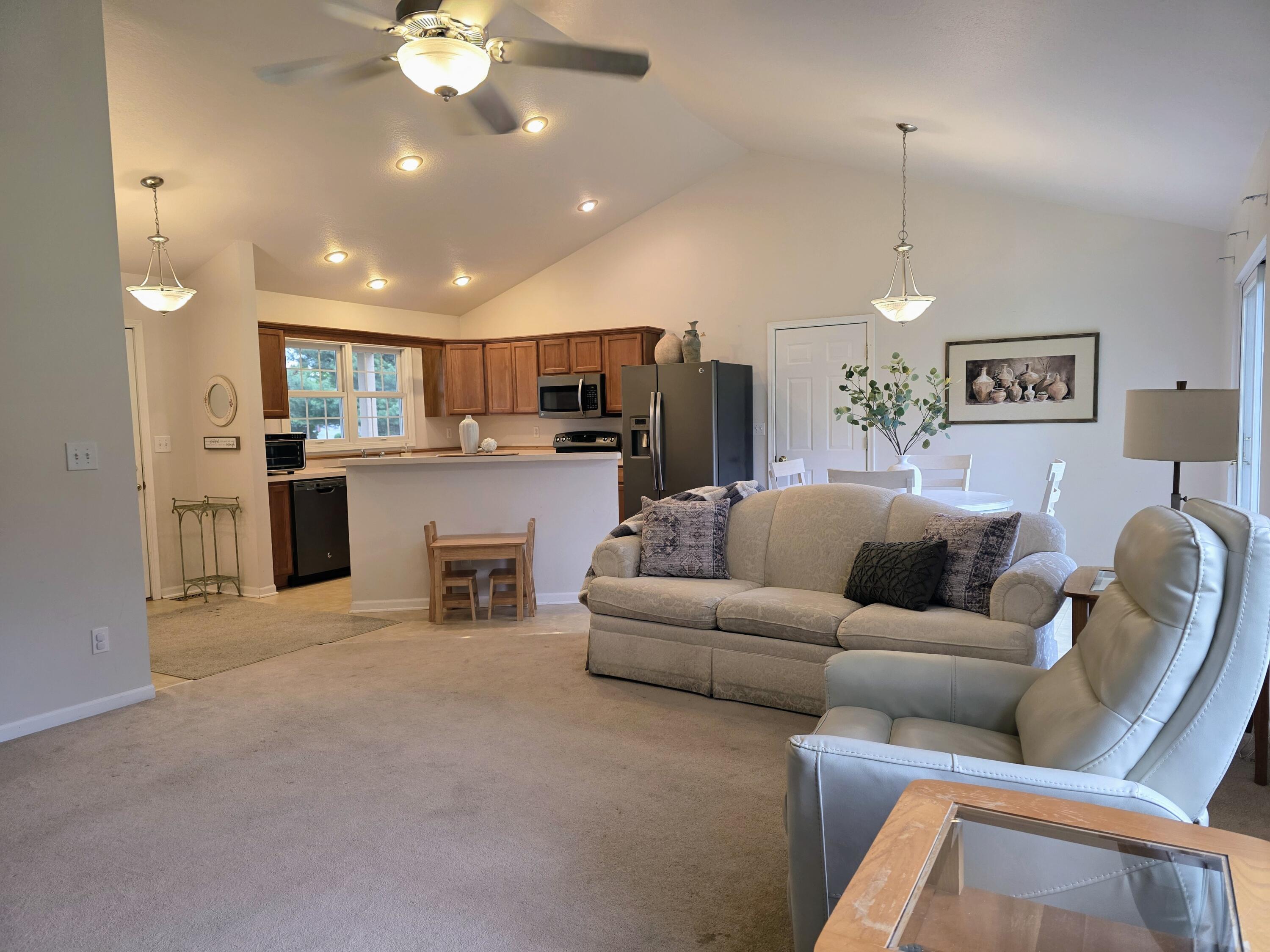 233 Hatch Avenue Coldwater, MI 49036 - Photo 4 of 18 20260430_173927~2