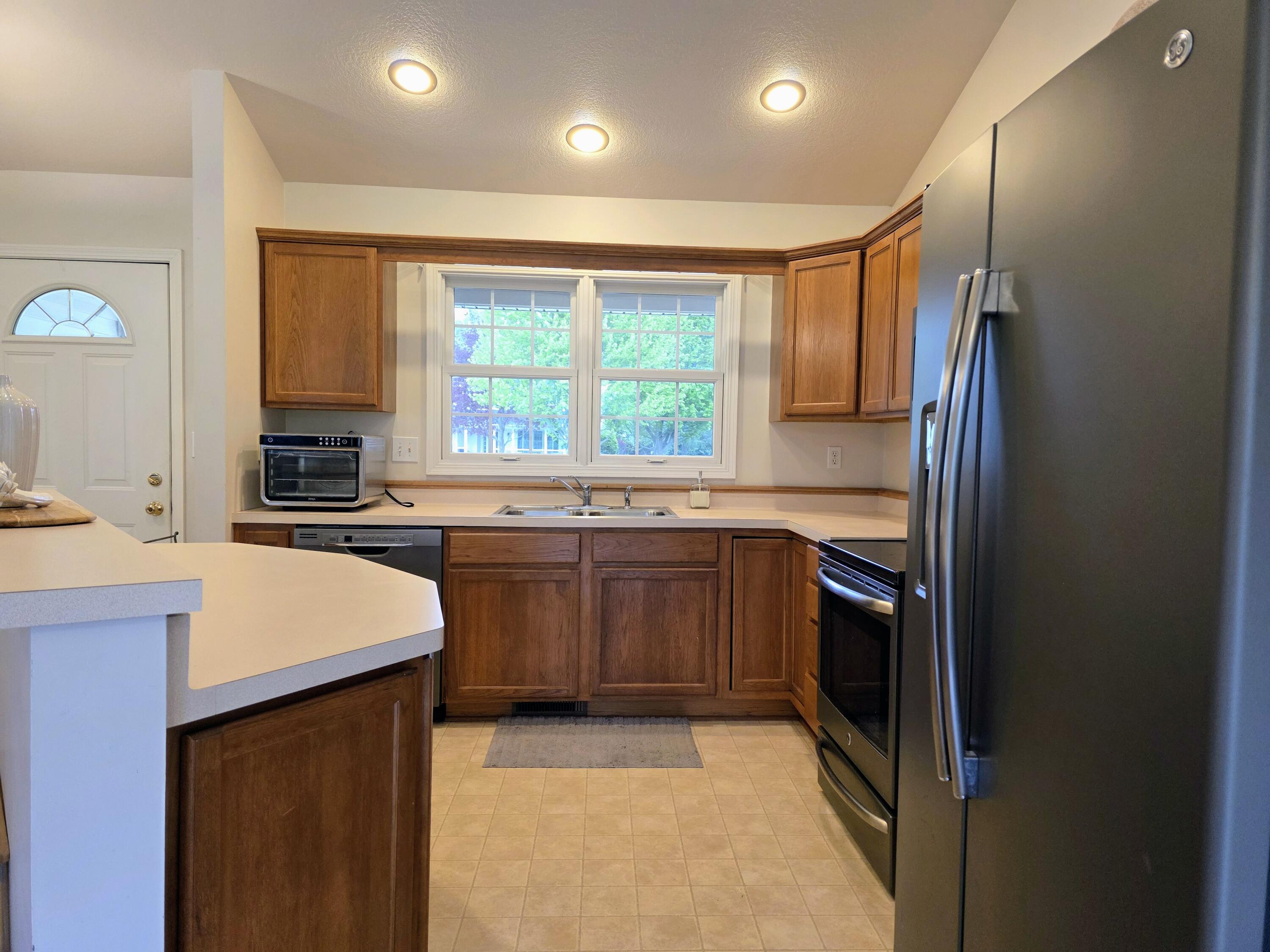 233 Hatch Avenue Coldwater, MI 49036 - Photo 6 of 18 20260430_174001~2