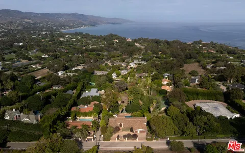 $9,995,000 | 7046 Grasswood Avenue, Malibu, CA 90265