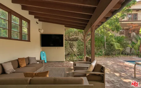 $9,995,000 | 7046 Grasswood Avenue, Malibu, CA 90265