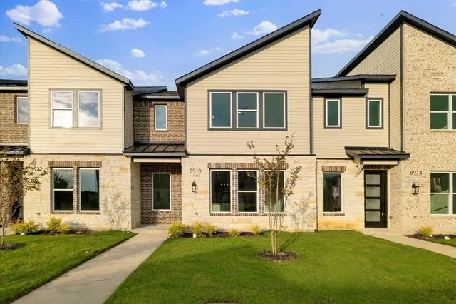 $2,700 | 8918 Lowell Street, Rowlett, TX 75089