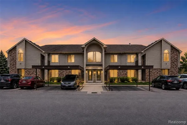 $199,900 | 42764 Lilley Pointe Drive, Unit 165, Canton, MI 48187