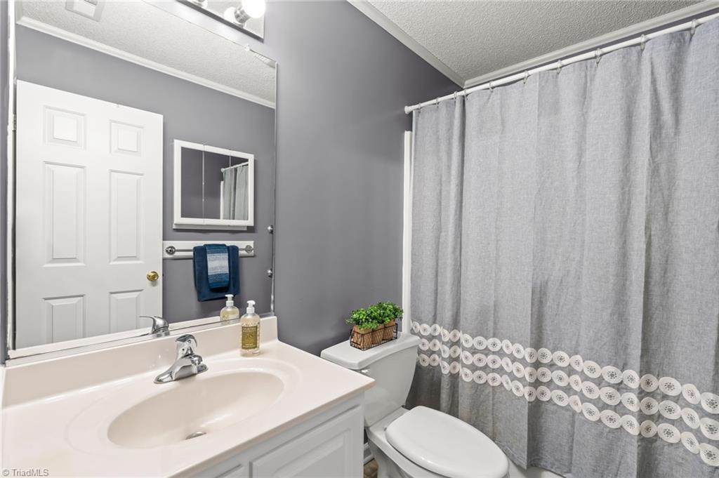 166 Wyndham Court High Point, NC 27265 - Photo 22 of 37