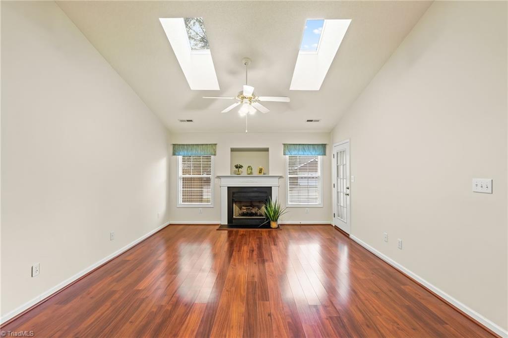 166 Wyndham Court High Point, NC 27265 - Photo 7 of 37