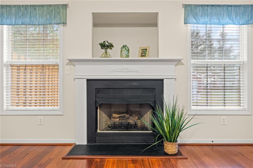 166 Wyndham Court High Point, NC 27265 - Photo 8 of 37