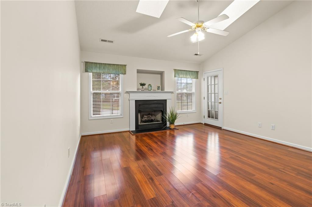 166 Wyndham Court High Point, NC 27265 - Photo 9 of 37