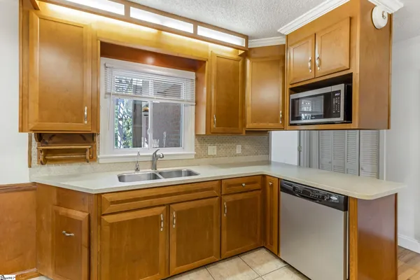 $300,000 | 203 Le Ann Drive, Easley, SC 29642