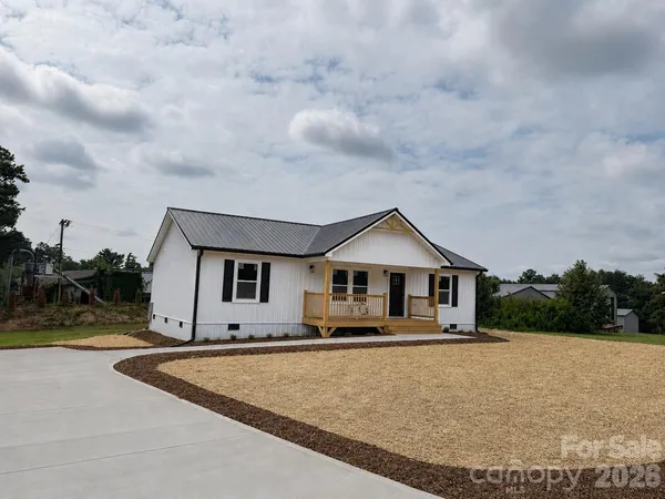 $289,900 | 2059 Bailey Drive, Hickory, NC 28601