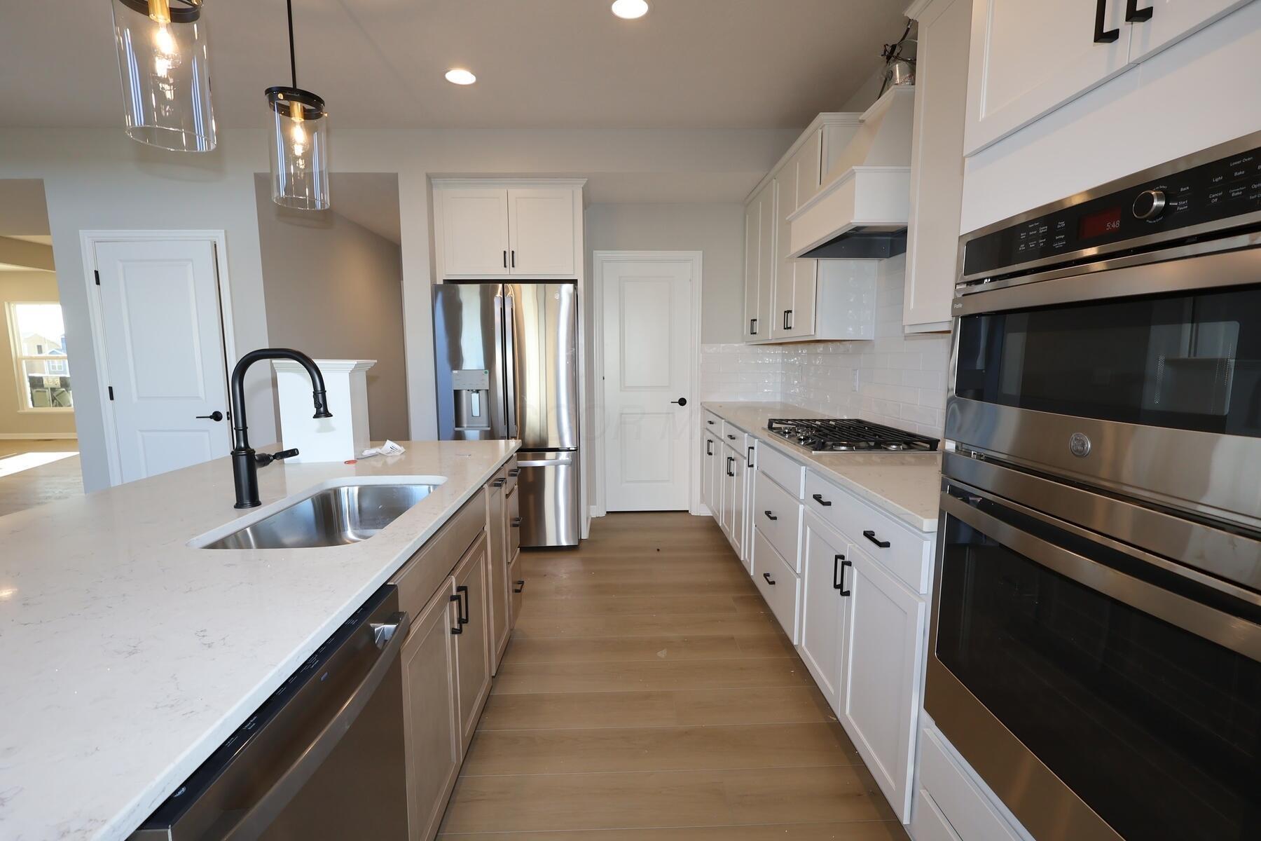 375 Birdwatcher Loop Galena, OH 43021 - Photo 9 of 22 Kitchen