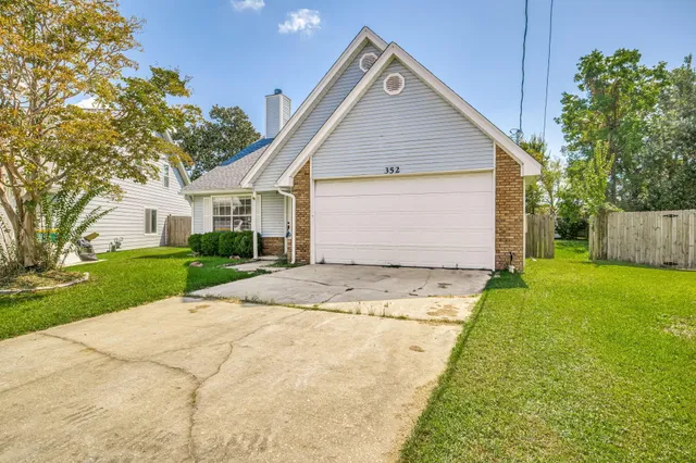 $315,000 | 352 Brookwood Boulevard, Mary Esther, FL 32569