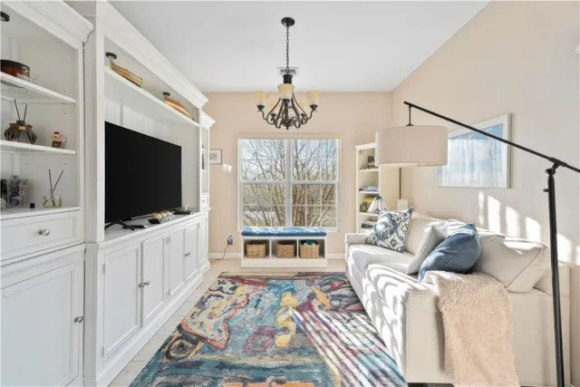 $539,900 | 24 Cambridge Circle, Smithfield, RI 02917