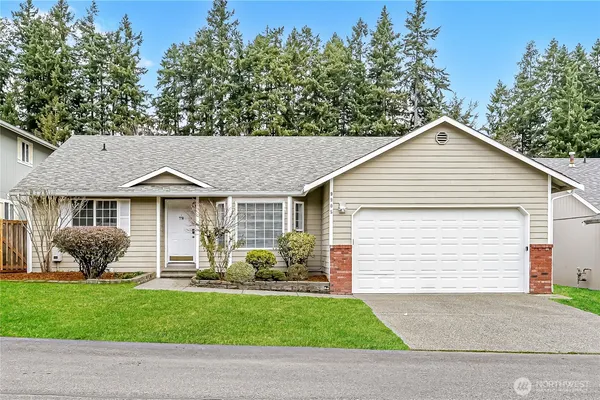 $3,075 | 9905 141st Street East, Puyallup, WA 98373