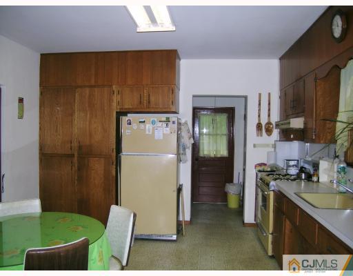 357 New Market Road Piscataway, NJ 08854 - Photo 3 of 9 Gallery Image 3