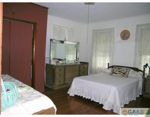 357 New Market Road Piscataway, NJ 08854 - Photo 4 of 9 Gallery Image 4