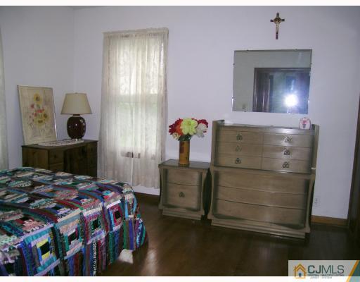 357 New Market Road Piscataway, NJ 08854 - Photo 5 of 9 Gallery Image 5