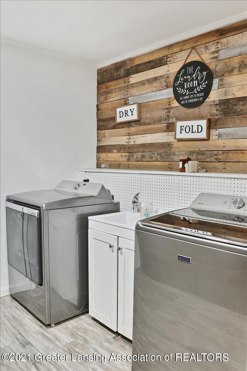 7365 Pittsburg Road Durand, MI 48429 - Photo 33 of 48 NLaundry Room