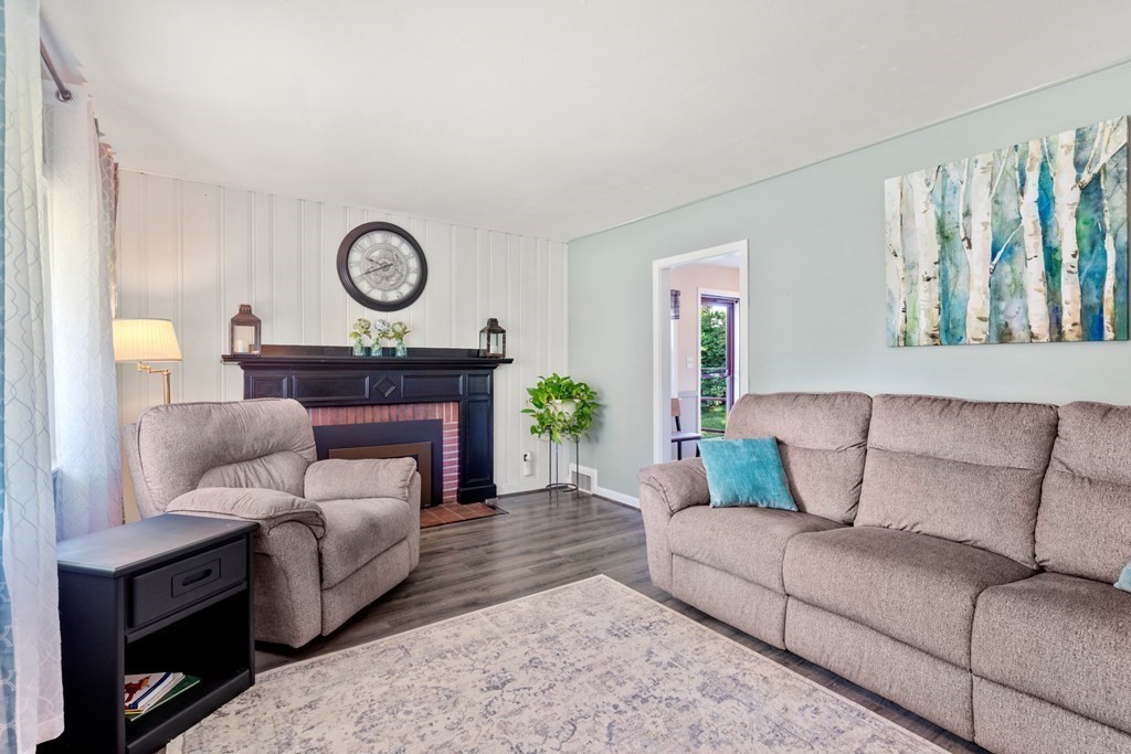 12 Morse Road Wayland, MA 01778 - Photo 4 of 18