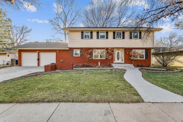 $400,000 | 201 North Penrose Drive, Wichita, KS 67206