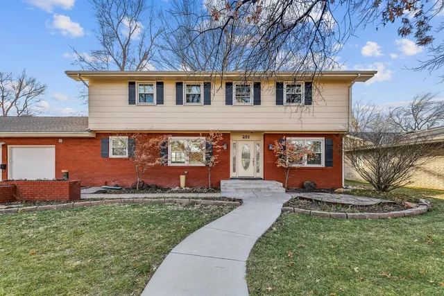 $400,000 | 201 North Penrose Drive, Wichita, KS 67206