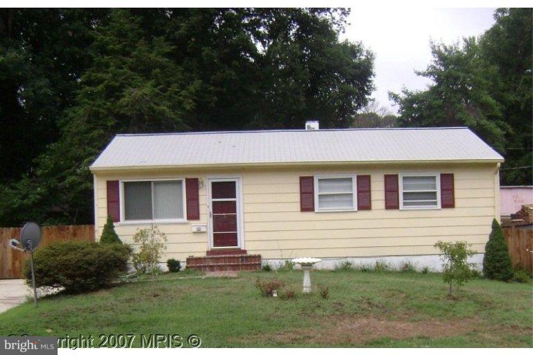 15414 Michigan Rd. Woodbridge, VA 22191 - Photo 1 of 12 Exterior (Main)