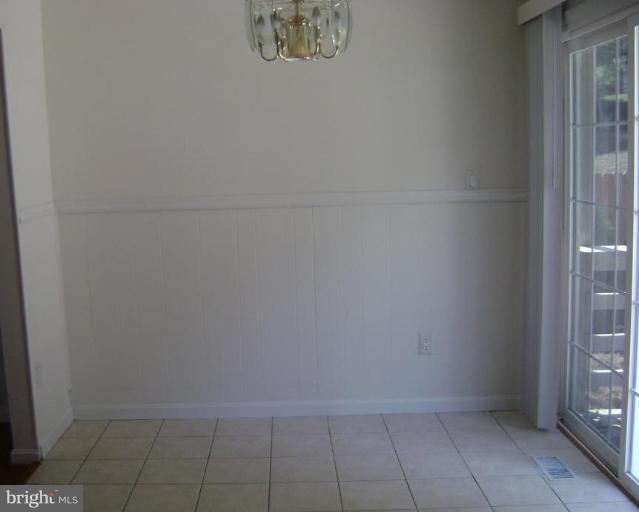 15414 Michigan Rd. Woodbridge, VA 22191 - Photo 8 of 12 Dining Area
