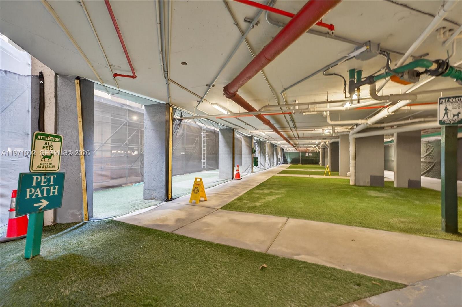 540 Brickell Key Drive, Unit 414 Miami, FL 33131 - Photo 42 of 46 Pet Path/Area