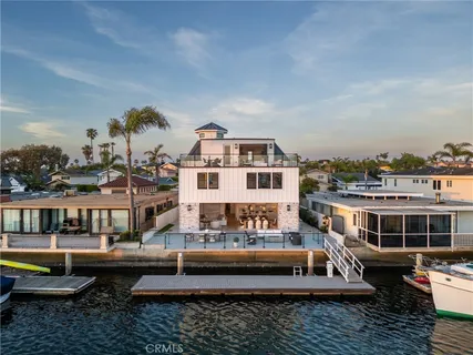 $6,490,000 | 17007 Edgewater Lane, Huntington Beach, CA 92649