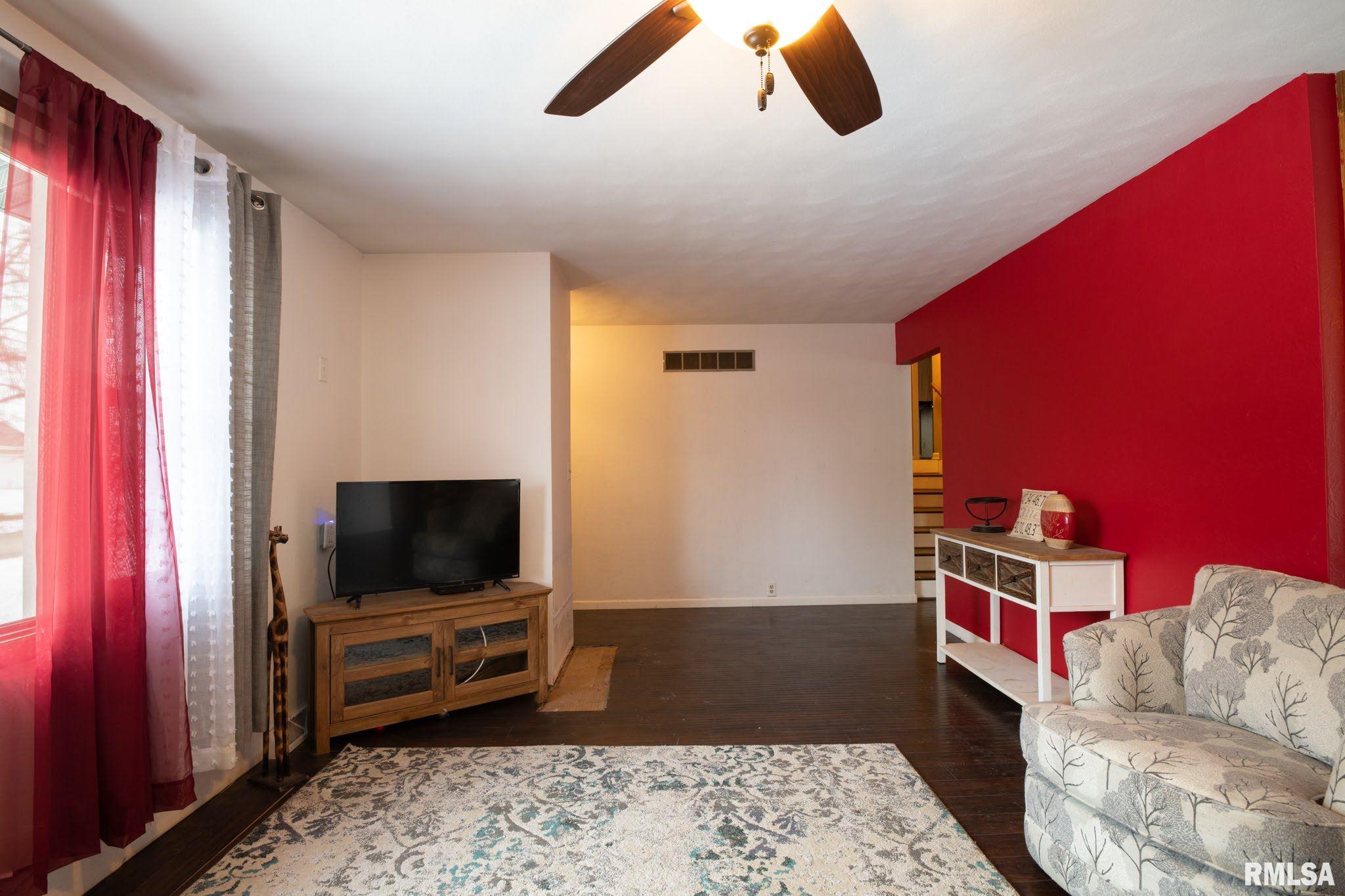 310 Lincoln Road Canton, IL 61520 - Photo 14 of 37 Gallery Image 14