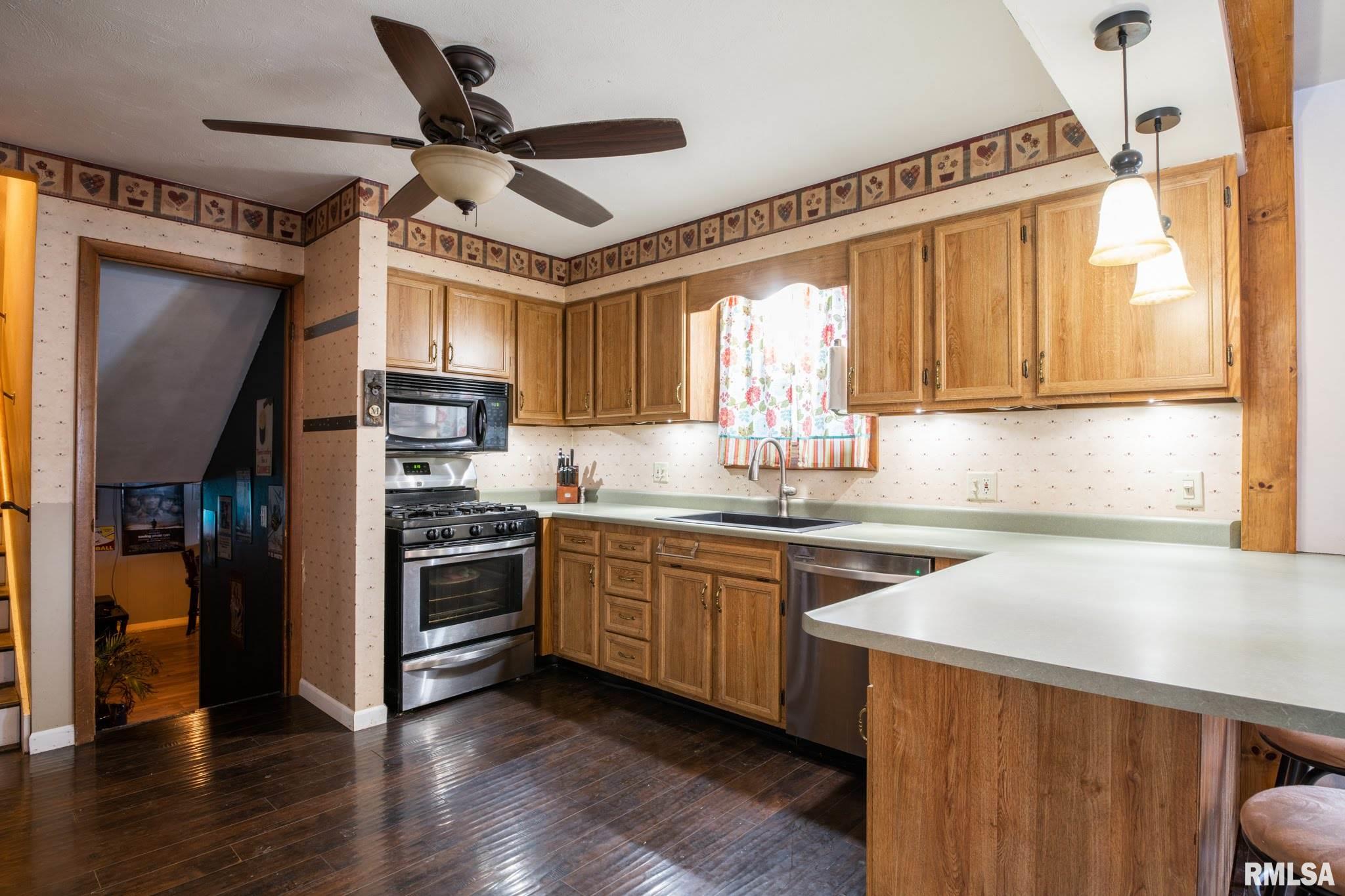 310 Lincoln Road Canton, IL 61520 - Photo 18 of 37 Gallery Image 18