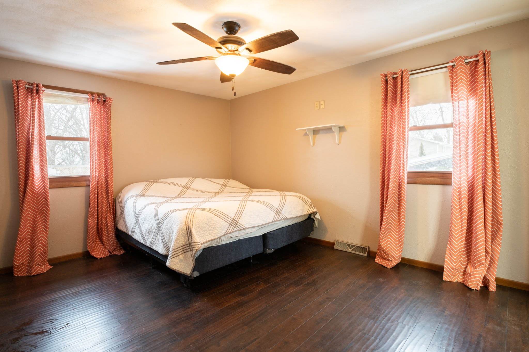 310 Lincoln Road Canton, IL 61520 - Photo 5 of 37 Gallery Image 5