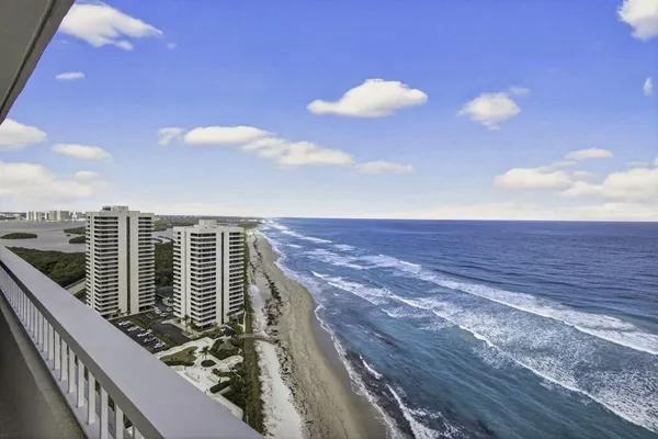 $975,000 | 5510 North Ocean Drive, Unit 24A, Singer Island, FL 33404
