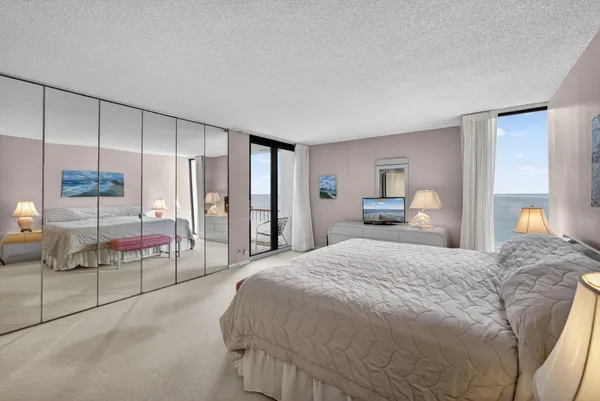 $975,000 | 5510 North Ocean Drive, Unit 24A, Singer Island, FL 33404
