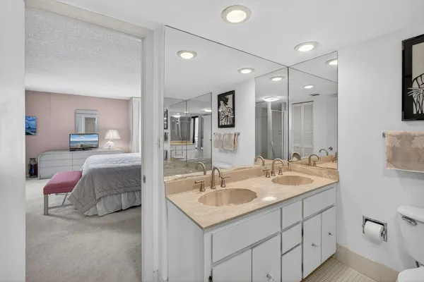 $975,000 | 5510 North Ocean Drive, Unit 24A, Singer Island, FL 33404