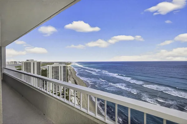 $975,000 | 5510 North Ocean Drive, Unit 24A, Singer Island, FL 33404