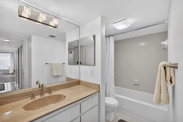 $975,000 | 5510 North Ocean Drive, Unit 24A, Singer Island, FL 33404