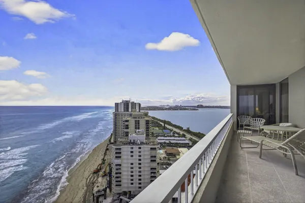 $975,000 | 5510 North Ocean Drive, Unit 24A, Singer Island, FL 33404