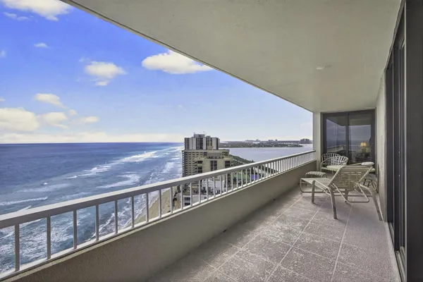 $975,000 | 5510 North Ocean Drive, Unit 24A, Singer Island, FL 33404