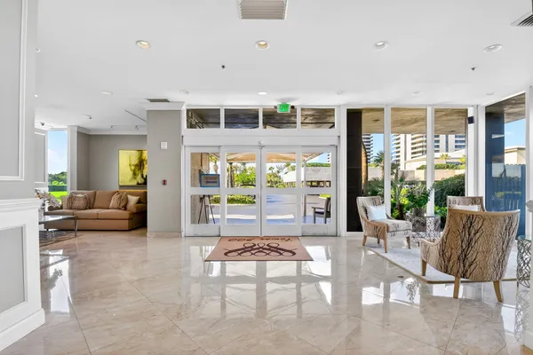 $975,000 | 5510 North Ocean Drive, Unit 24A, Singer Island, FL 33404