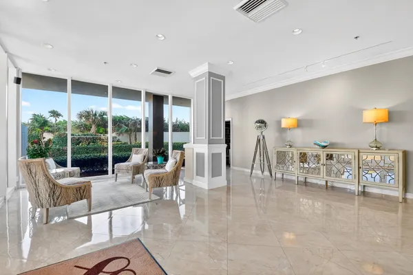 $975,000 | 5510 North Ocean Drive, Unit 24A, Singer Island, FL 33404