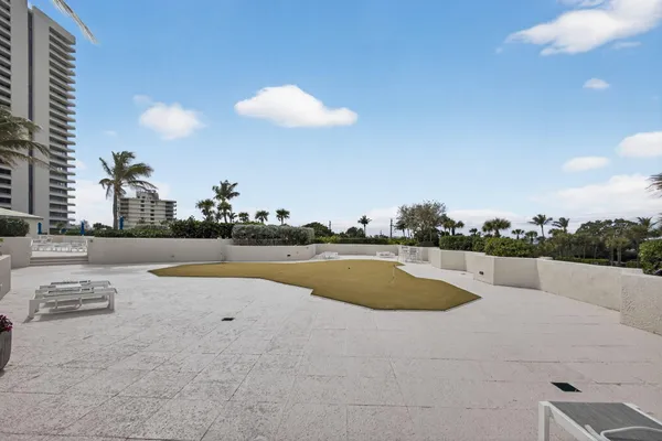 $975,000 | 5510 North Ocean Drive, Unit 24A, Singer Island, FL 33404