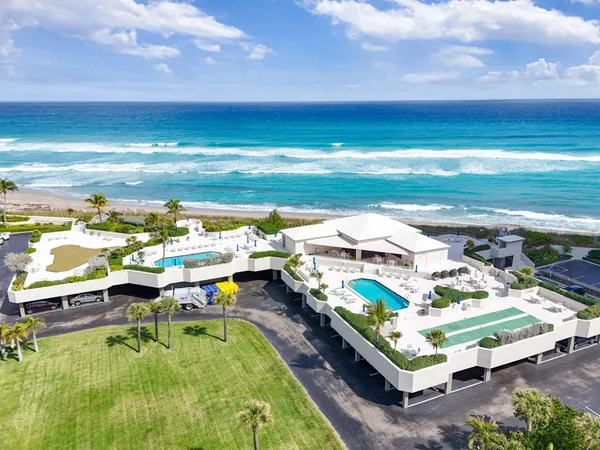 $975,000 | 5510 North Ocean Drive, Unit 24A, Singer Island, FL 33404