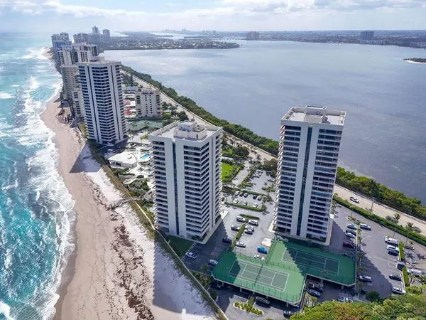 $975,000 | 5510 North Ocean Drive, Unit 24A, Singer Island, FL 33404