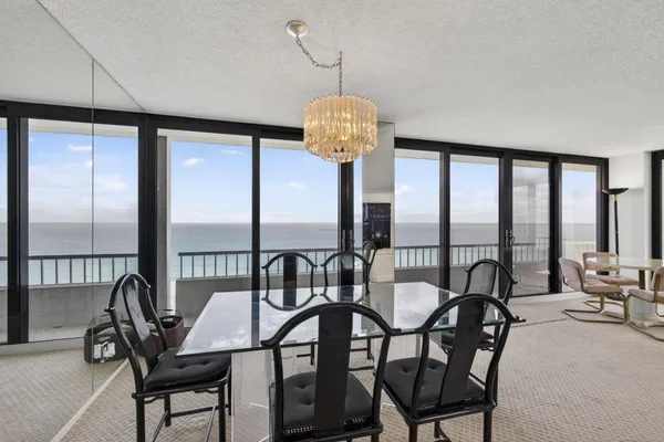 $975,000 | 5510 North Ocean Drive, Unit 24A, Singer Island, FL 33404