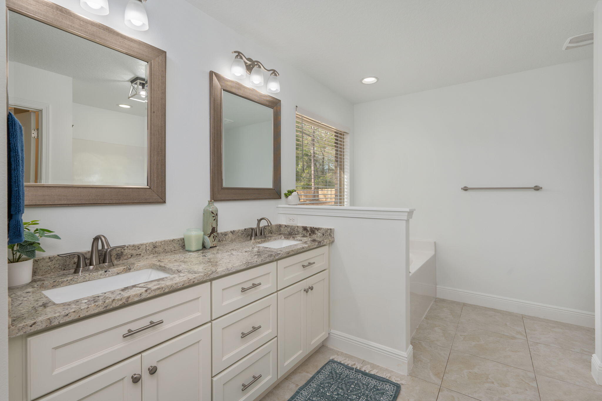 3208 Arthur Boulevard Crestview, FL 32536 - Photo 17 of 30 Bathroom