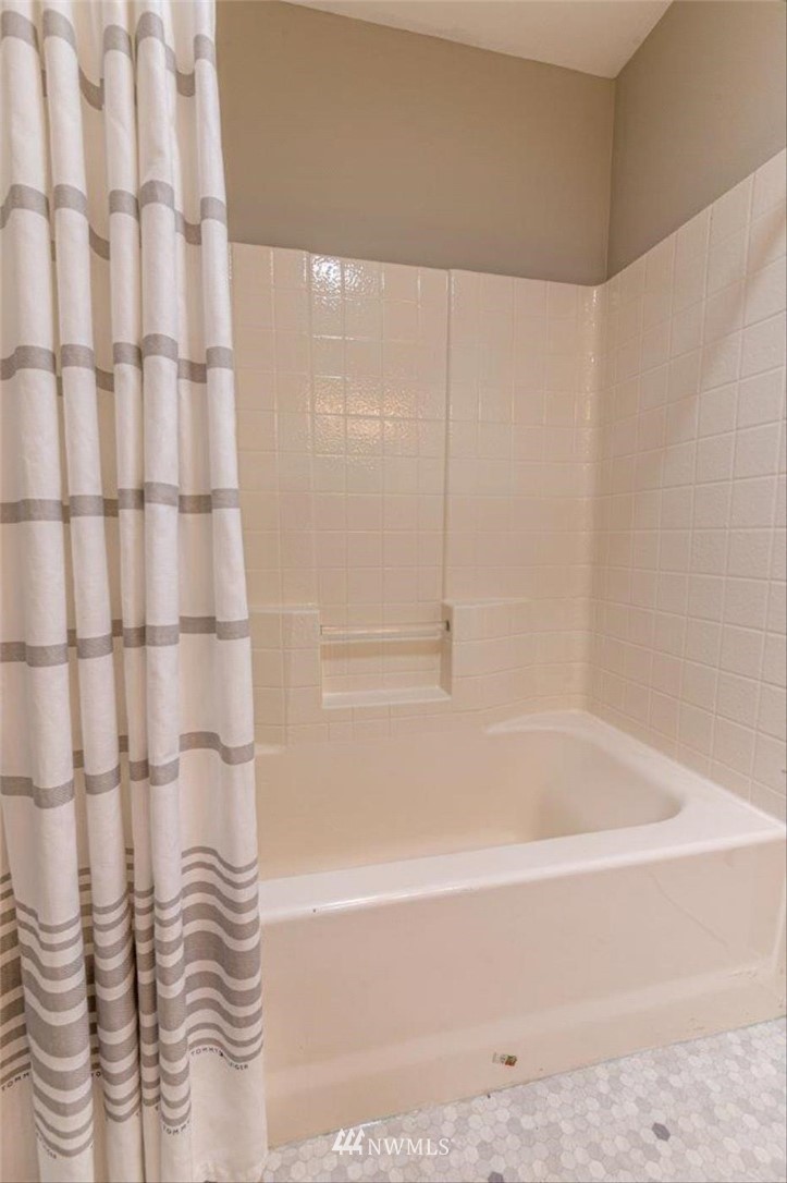17204 Mountain View Road Southeast Monroe, WA 98272 - Photo 14 of 25 Gallery Image 14