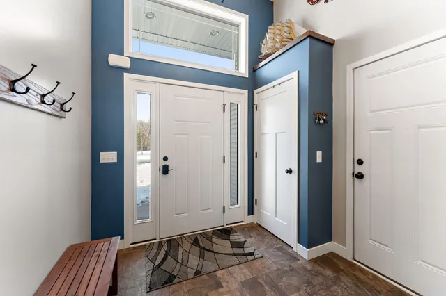 $450,000 | 12012 Mayview Curve, Lindstrom, MN 55045