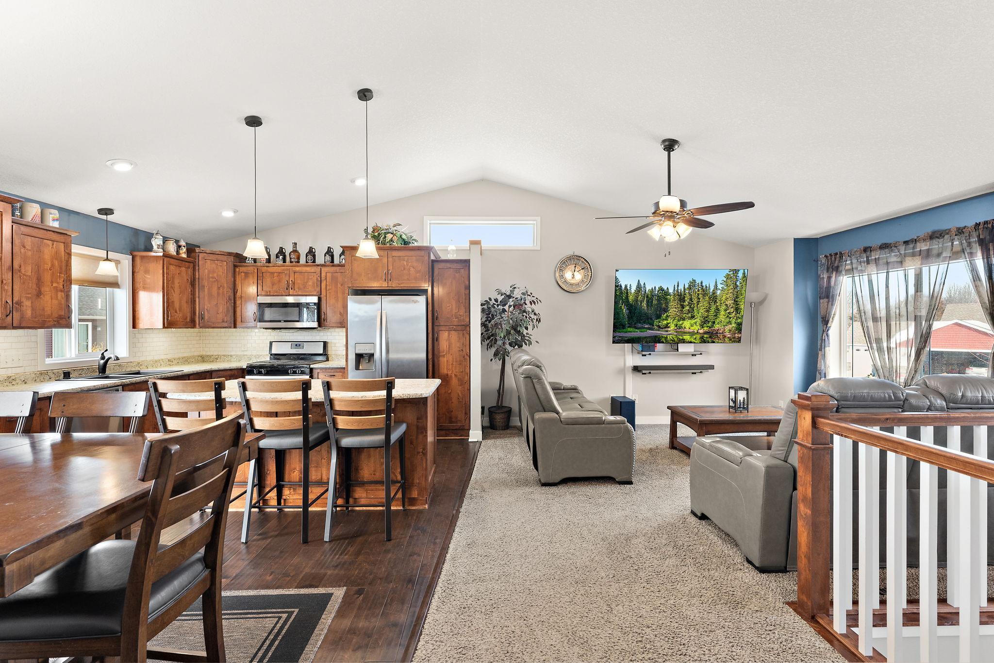 12012 Mayview Curve Lindstrom, MN 55045 - Photo 5 of 29