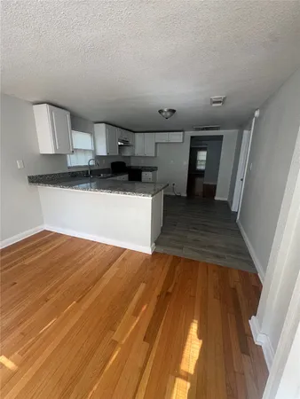 $1,550 | 512 Rice Street, Angleton, TX 77515