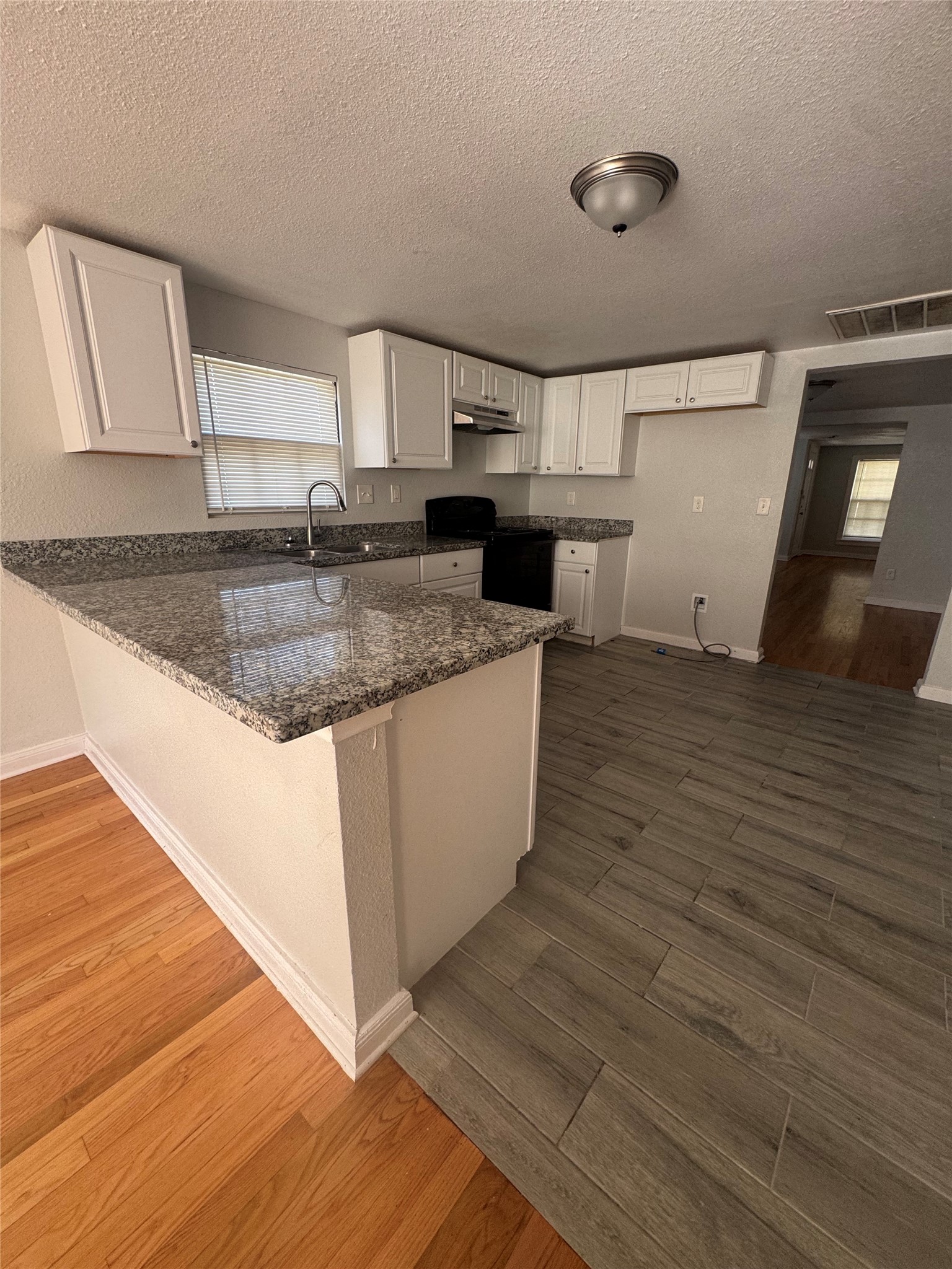 512 Rice Street Angleton, TX 77515 - Photo 6 of 14