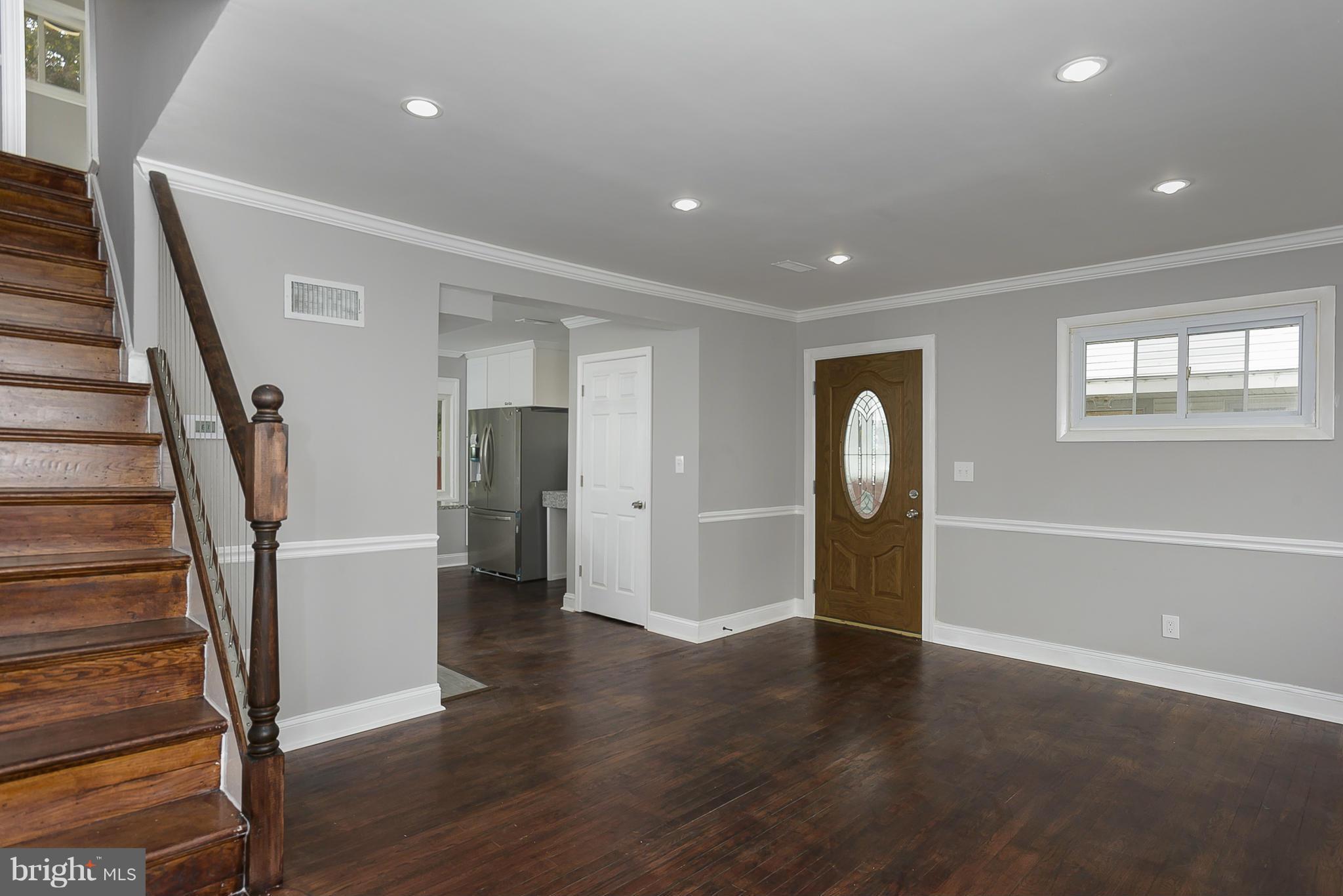 12010 Bluhill Road Silver Spring, MD 20902 - Photo 6 of 30 Living Room